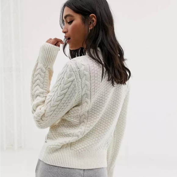 Abercrombie & Fitch Cream Cable Knit Sweater - Picture 7 of 7